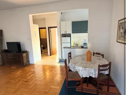 Izdavanje, dvosoban stan, 65m², Krivi Most, Podgorica - image 7