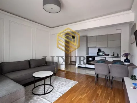 Rent, one bedroom apartment, 45m², Bečići, Budva - image 1