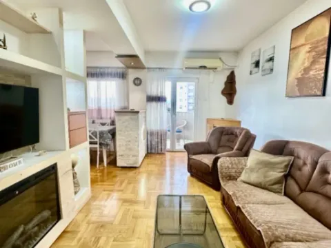 Izdavanje, dvosoban stan, 64m2, Zabjelo, Podgorica