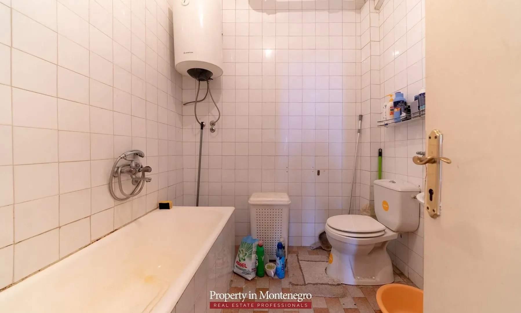 Prodaja, jednosoban stan, 42m², Perast, Kotor