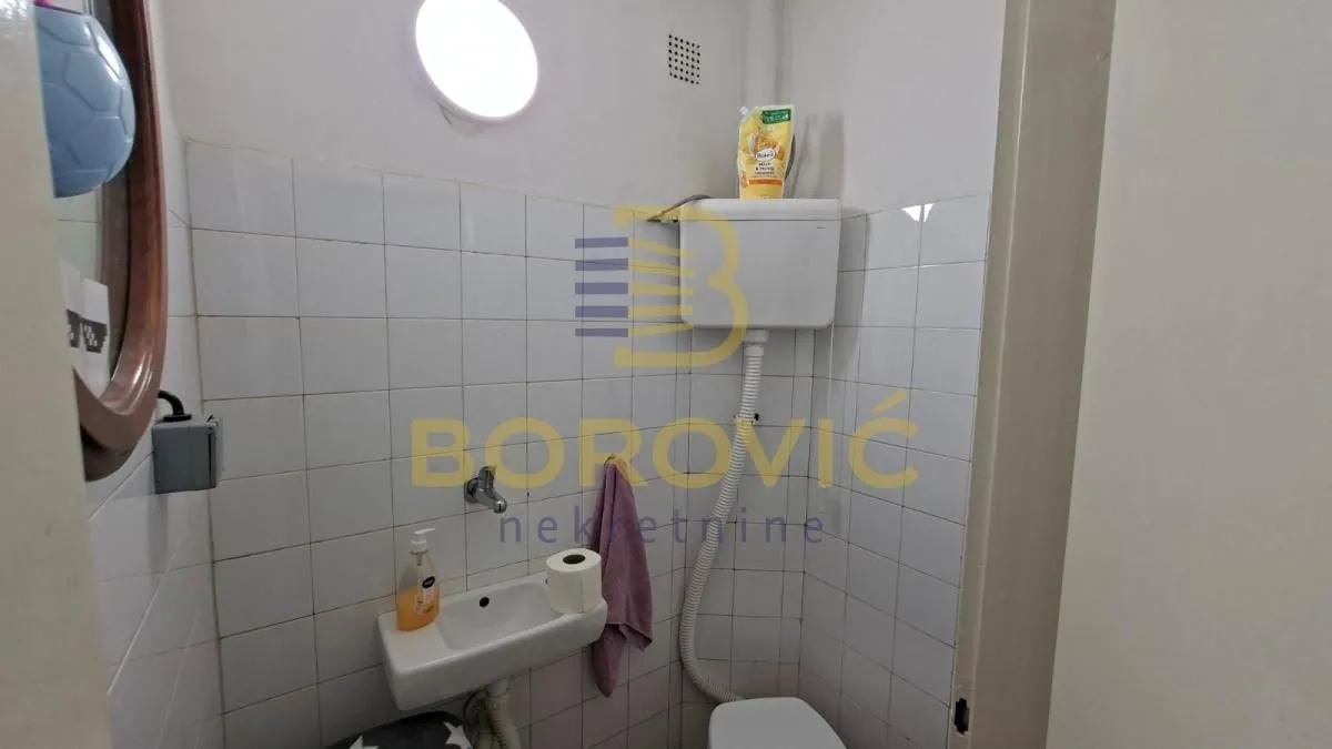 Prodaja, trosoban stan, 77m², Čubura, Beograd