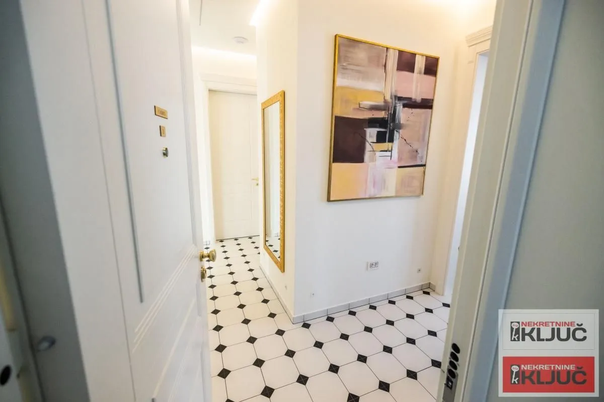 Izdavanje, četvorosoban stan, 135m², Tatarsko brdo, Petrovaradin
