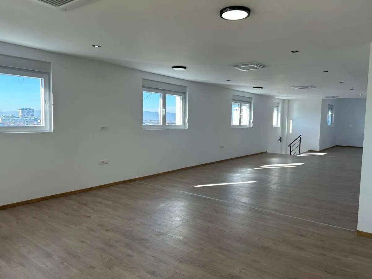 Rent, office space, 230m², Centar, Niš
