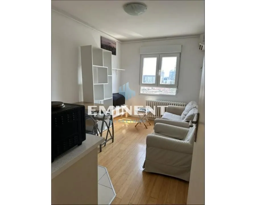 Izdavanje, stan, 34m², Novi Beograd Blok 64, Novi Beograd Sve Podlokacije