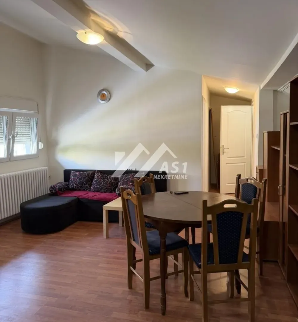 Izdavanje, dvosoban stan, 42m², Bulevar Oslobodjenja, Novi Sad Sve Podlokacije