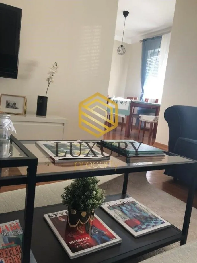 Izdavanje, trosoban stan, 125m², Gorica C, Podgorica