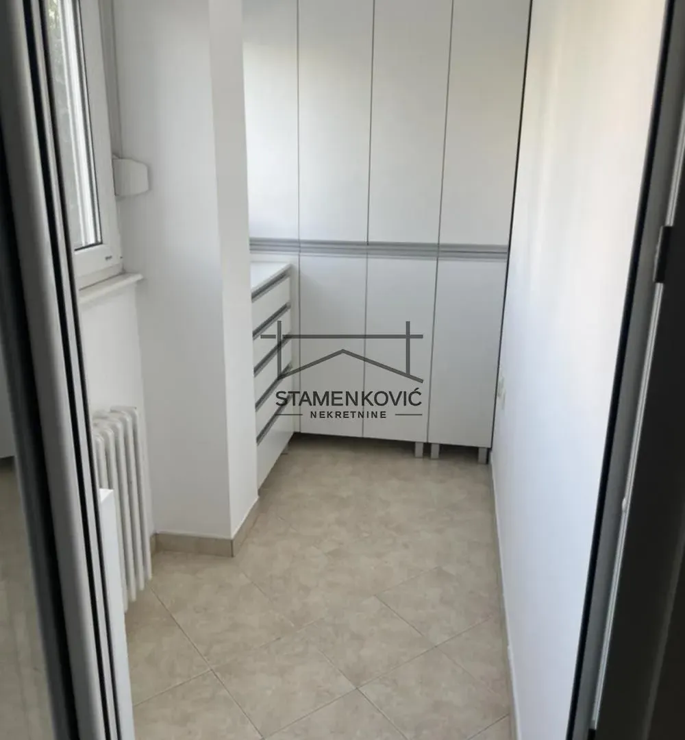 Izdavanje, četvorosoban stan, 80m², Liman 1, Novi Sad Sve Podlokacije