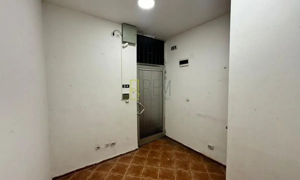 Prodaja, poslovni prostor, 8m², Pobrežje, Podgorica