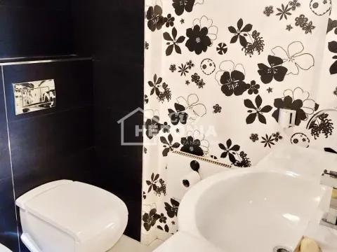 Izdavanje, četvorosoban stan, 120m², Savski Venac, Beograd - image 19