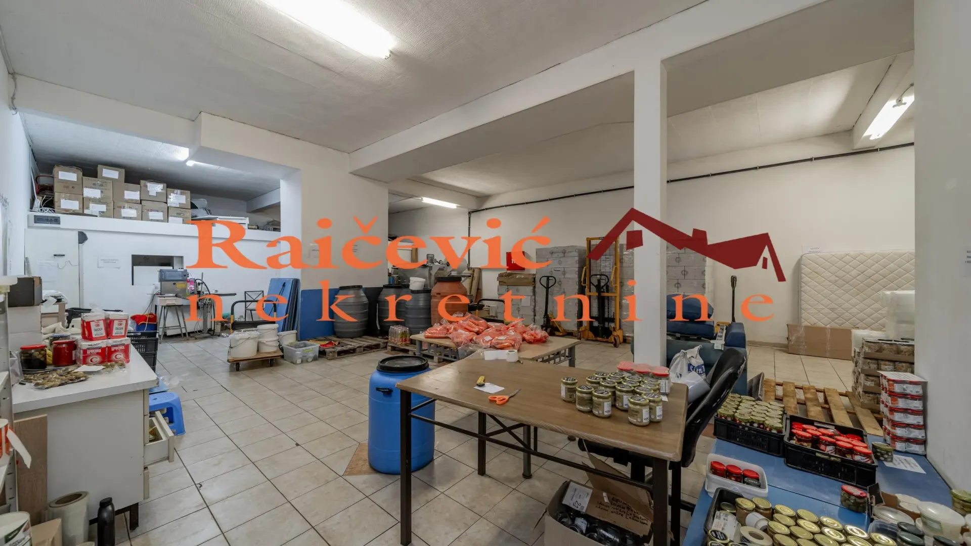 Sale, office space, 315m², Vojvode Vlahovica, Beograd