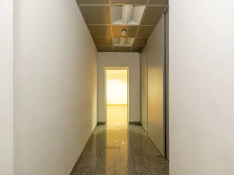 Rent, office space, 147m², Momišići, Podgorica - image 11