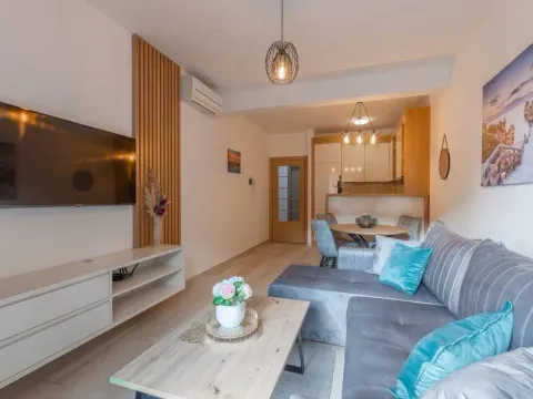 Izdavanje, dvosoban stan, 70m², Pržno, Budva - image 6