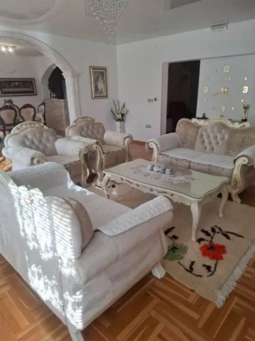 Rent, three bedroom apartment, 180m², Stari Aerodrom, Podgorica