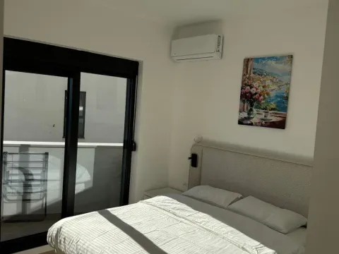 Rent, one bedroom apartment, 40m², Bečići, Budva - image 15