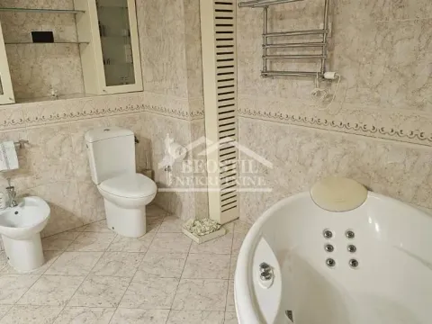 Izdavanje, stan, 191m², Stari Grad, Beograd - image 20