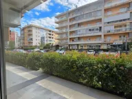 Izdavanje, poslovni prostor, 100m², City Kvart, Podgorica - image 2