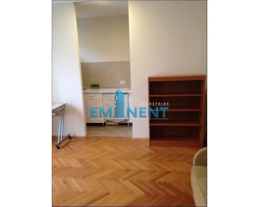 Izdavanje, jednosoban stan, 31m², Stari Grad, Beograd