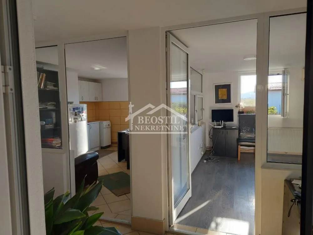 Sale, office space, 257m², Divostin, Kragujevac