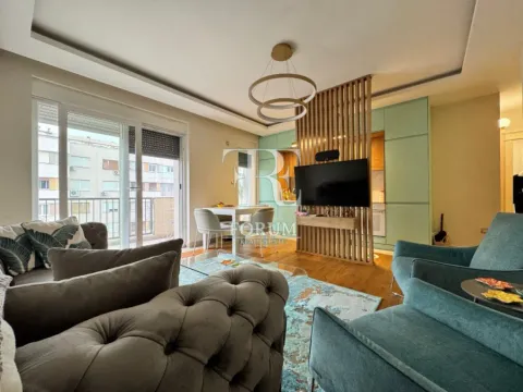 Izdavanje, dvosoban stan, 70m², Preko Morače, Podgorica - image 1