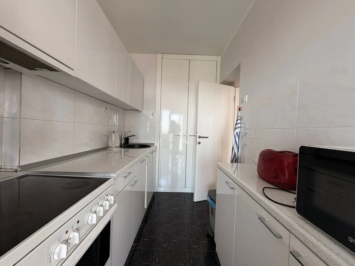 Izdavanje, trosoban stan, 67m², Novi Beograd Blok 21, Novi Beograd Sve Podlokacije