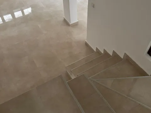 Izdavanje, kuća, 500m², Stari Aerodrom, Podgorica - image 12