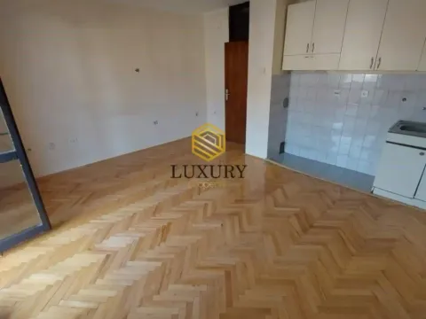 Prodaja, stan, 31m², Malo Brdo, Podgorica - image 8