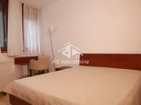 Izdavanje, četvorosoban stan, 197m², Vukov Spomenik, Zvezdara Sve Podlokacije - image 22