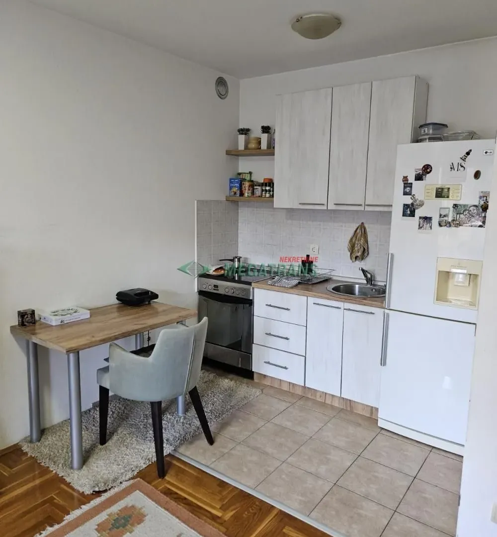 Izdavanje, dvosoban stan, 42m², Novi Sad Sve Podlokacije, Novi Sad