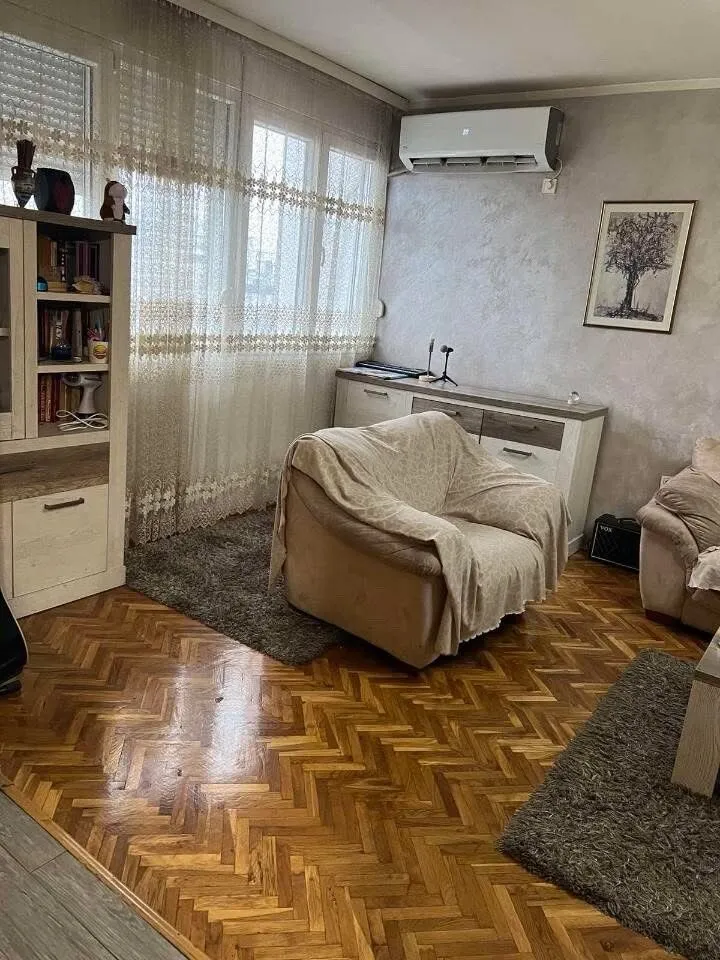 Rent, two bedroom apartment, 100m², Pejton, Podgorica