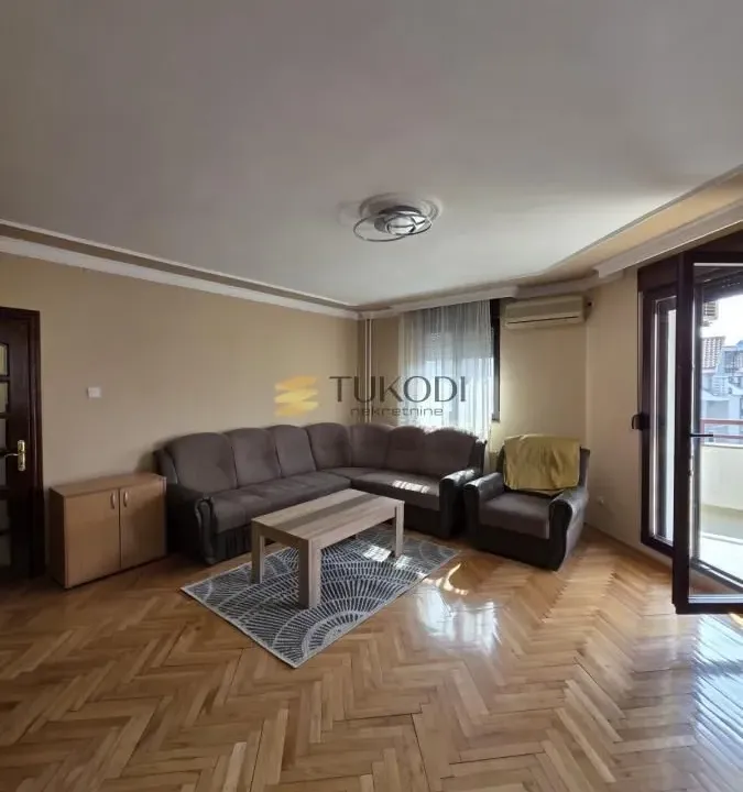 Izdavanje, trosoban stan, 91m², Zemun Sve Podlokacije, Beograd