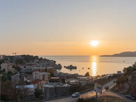 Sale, three bedroom apartment, 160m², Pržno, Budva - image 2