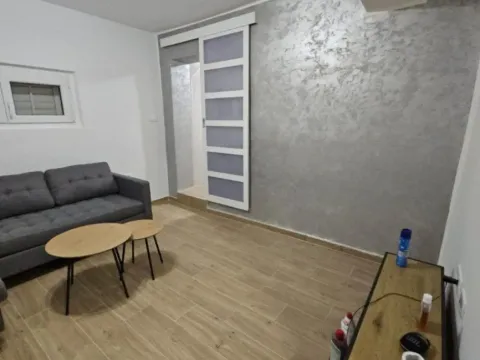 Rent, one bedroom apartment, 36m², Škaljari, Kotor - image 4