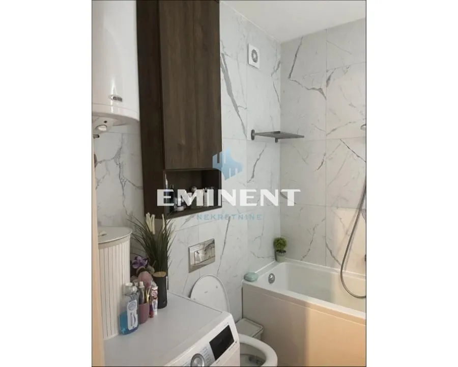 Izdavanje, dvosoban stan, 49m², Uciteljsko Naselje, Zvezdara Sve Podlokacije