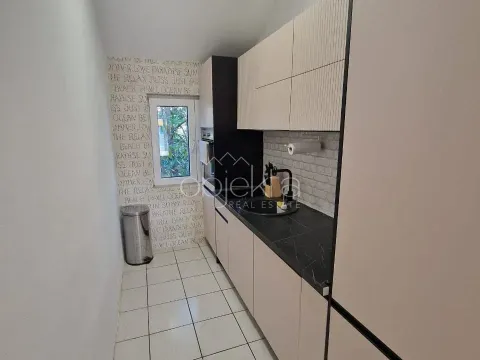 Izdavanje, stan, 80m², Tivat, Crna Gora - image 4