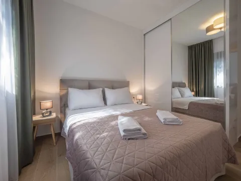 Rent, two bedroom apartment, 80m², Gospoština, Budva - image 17