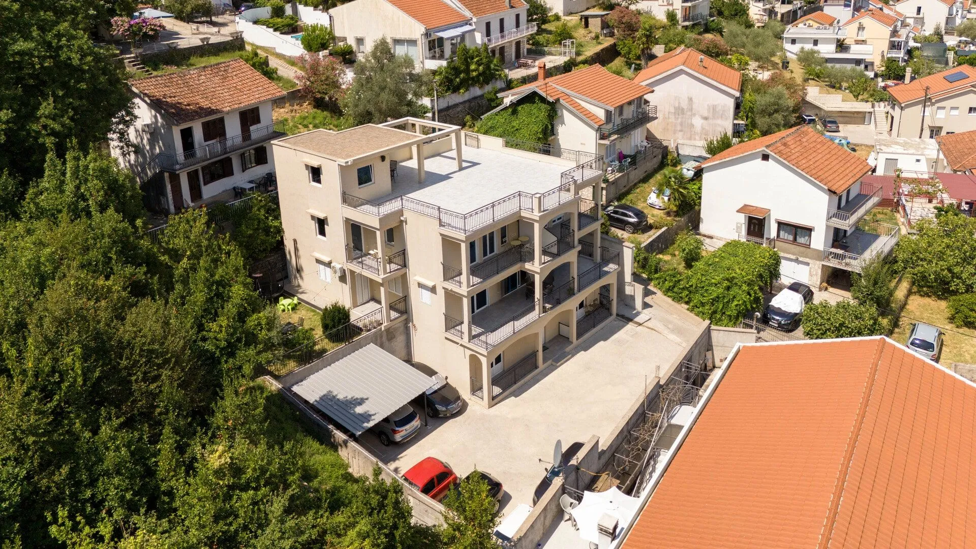 Prodaja, stan, 440m², Stoliv, Kotor