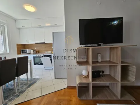 Rent, one bedroom apartment, 40m², Centar, Bar - image 5