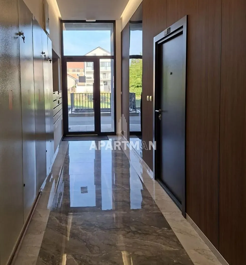 Izdavanje, poslovni prostor, 46m², Ledine, Beograd