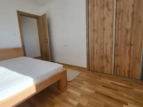 Izdavanje, dvosoban stan, 40m², Blok 5, Podgorica - image 5