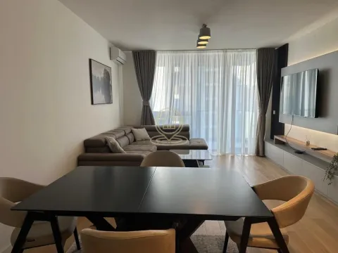 Izdavanje, trosoban stan, 87m², Savski Venac, Beograd - image 2