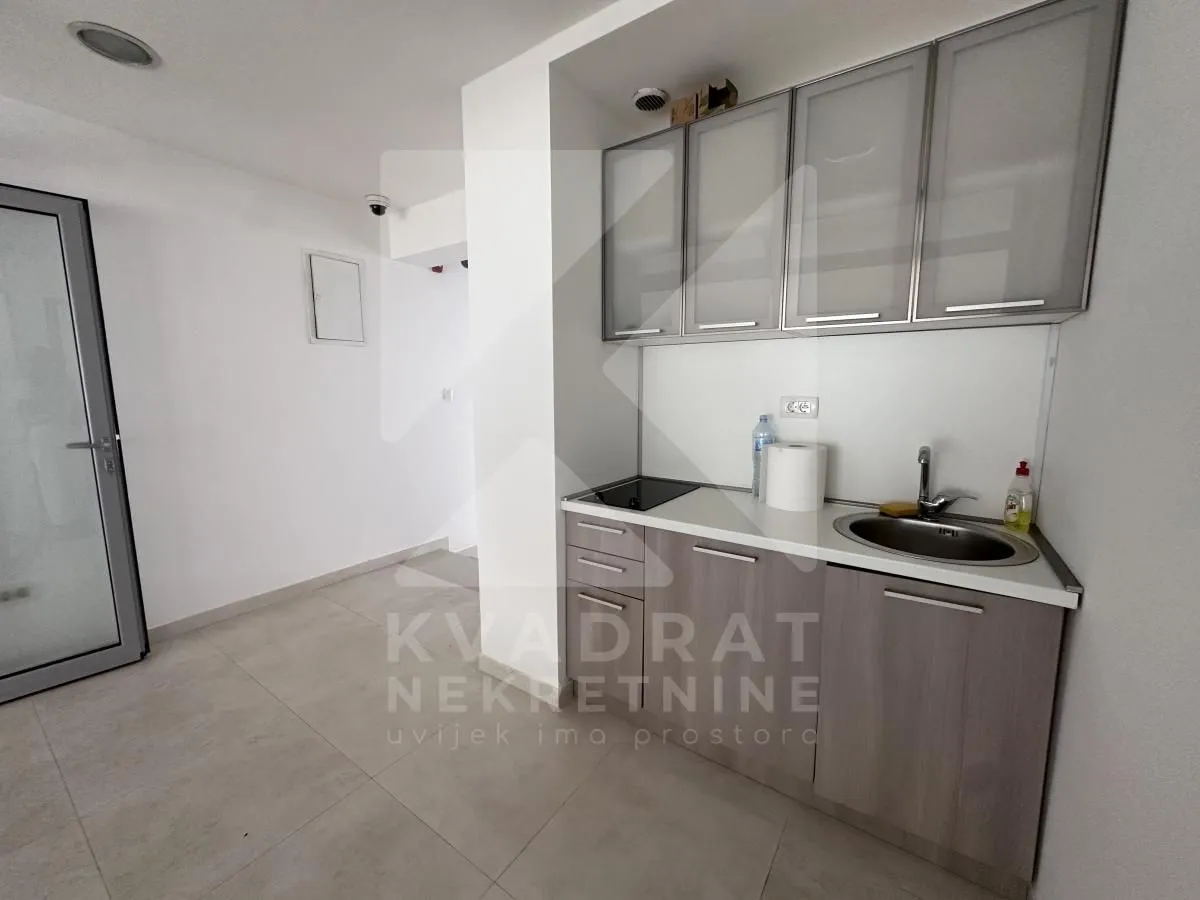 Sale, office space, 120m², Tološka šuma, Podgorica