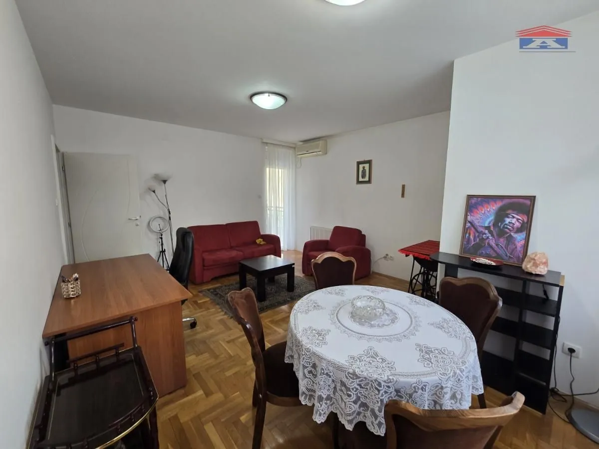 Izdavanje, trosoban stan, 64m², Sajmište, Novi Sad