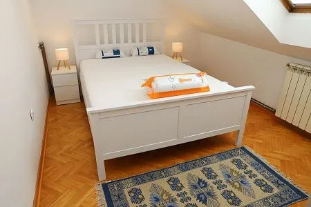 Izdavanje, dvosoban stan, 100m², Stari Grad, Beograd