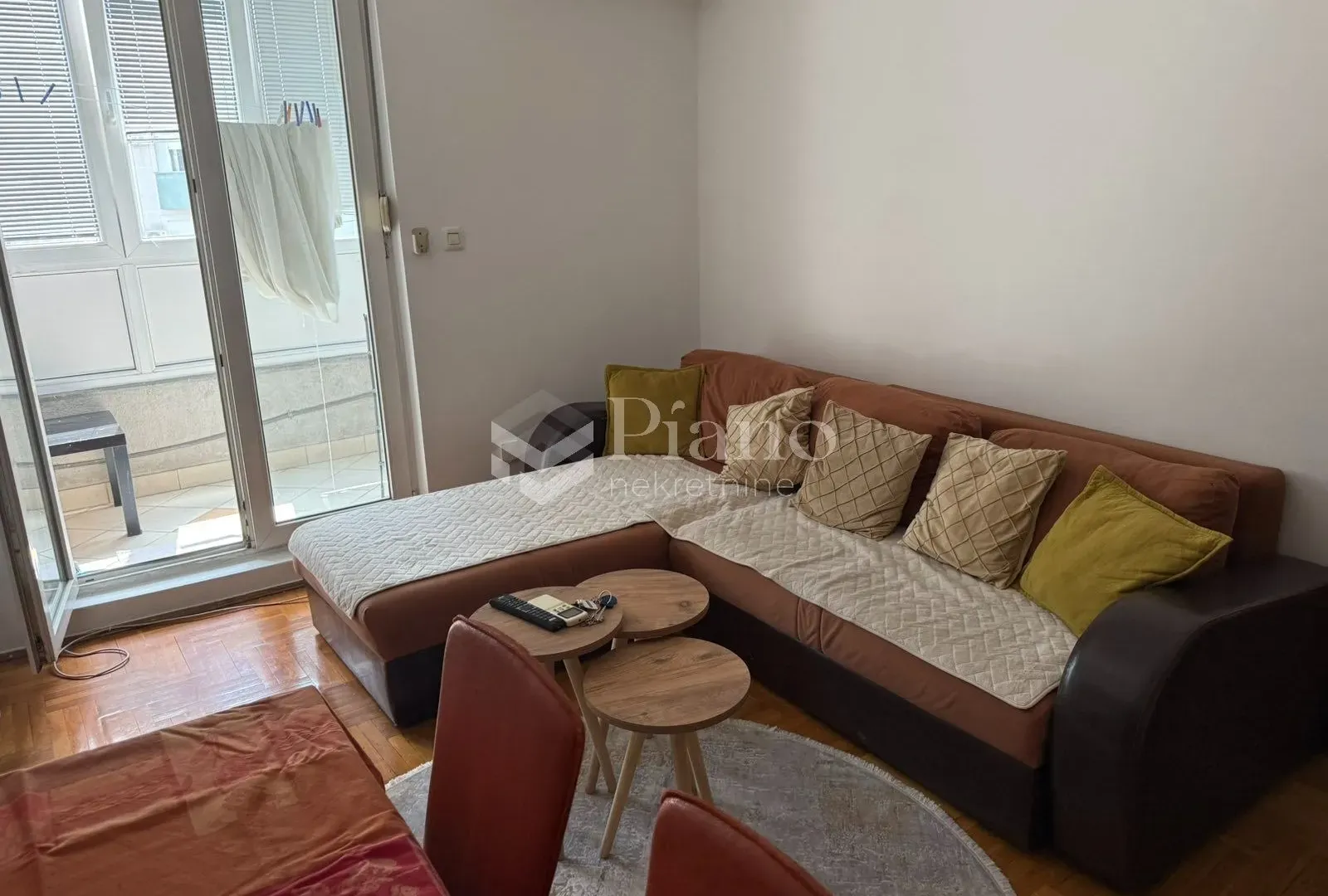 Izdavanje, jednosoban stan, 40m², Stari Aerodrom, Podgorica