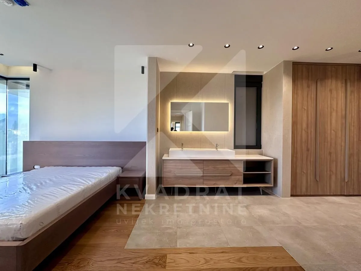 Rent, house, 230m², Gornja Gorica, Podgorica