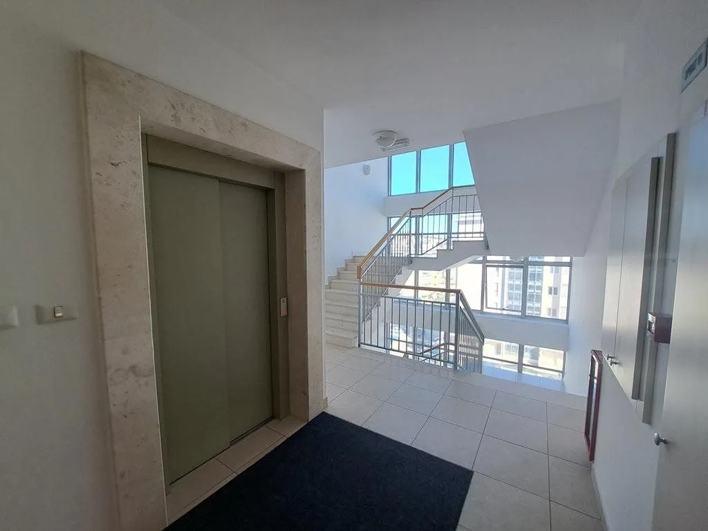 Izdavanje, dvosoban stan, 70m², City Kvart, Podgorica