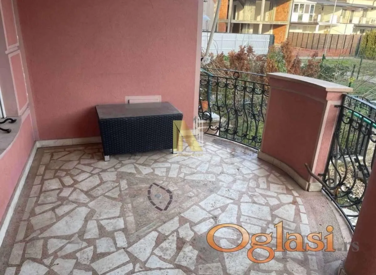 Prodaja, kuća, 180m², Lipov gaj, Novi Sad Sve Podlokacije