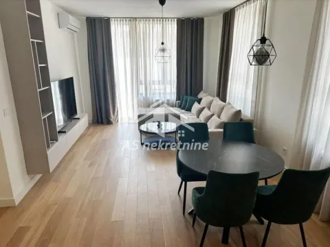 Izdavanje, trosoban stan, 77m², Savski Venac, Beograd
