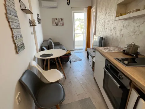 Rent, one bedroom apartment, 38m², Sutomore, Bar - image 2