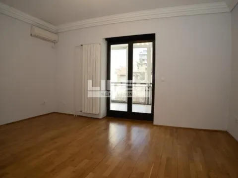 Rent, house, 550m², Autokomanda, Voždovac Sve Podlokacije - image 8